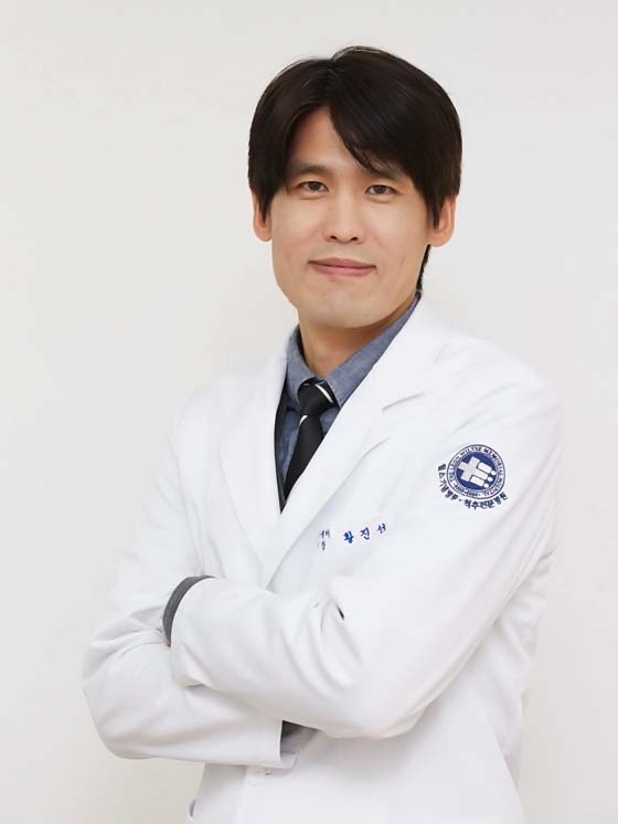 황진섭